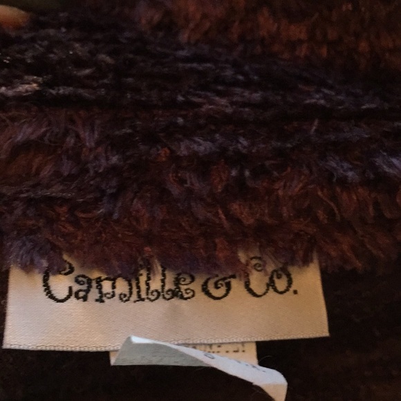 Camille & Co shimmering warm brown chenille/button - Picture 5 of 8